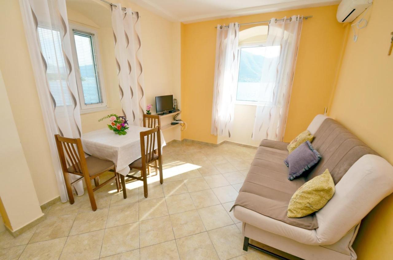 Appartement Tau Mir I Dobro à Kotor Extérieur photo