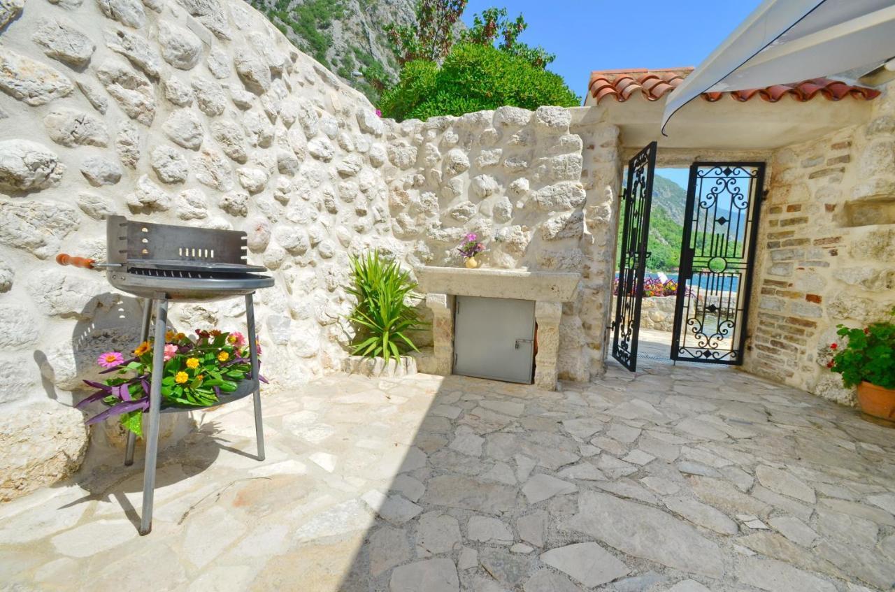 Appartement Tau Mir I Dobro à Kotor Extérieur photo