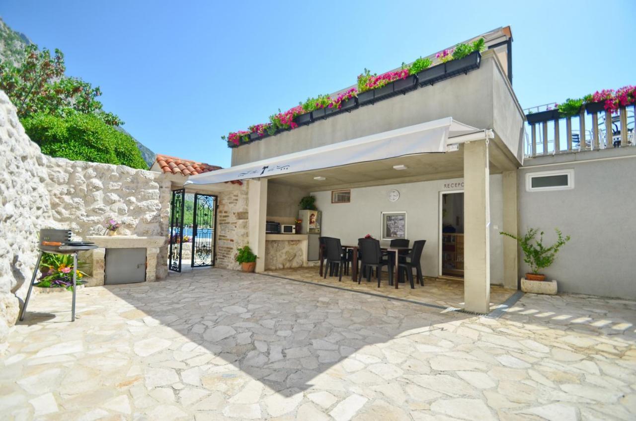 Appartement Tau Mir I Dobro à Kotor Extérieur photo